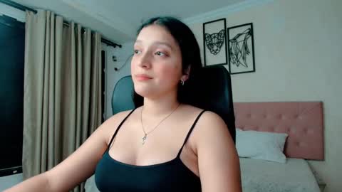Snapshot of littlemolly_pregnant chatting on 03.27.26 Sarahs Room online show from 03.27.26