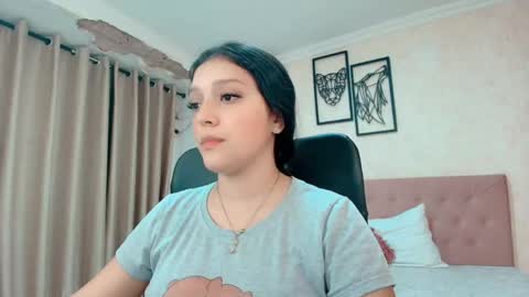 Snapshot of littlemolly_pregnant chatting on 04.14.26 Sarahs Room online show from 04.14.26