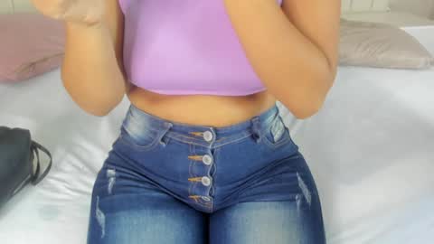 im olivia IG littleolivia01 online show from 01.30.25