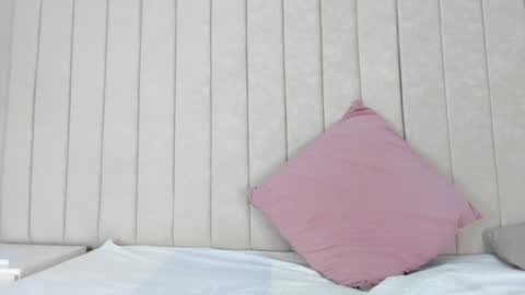 im olivia IG littleolivia01 online show from 02.05.25