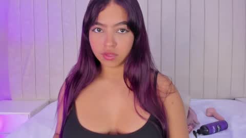 im olivia IG littleolivia01 online show from 02.11.25