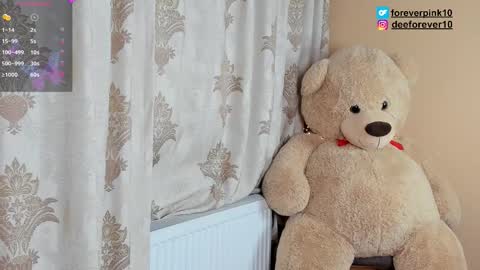 Snapshot of littlepinky77 chatting on 10.14.25 Pinky online show from 10.14.25