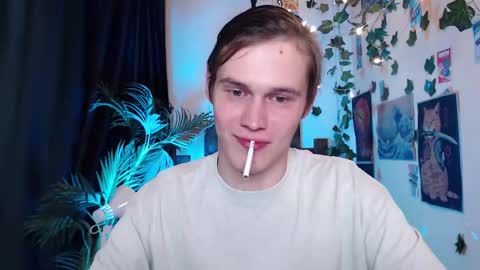 Snapshot of littlesadcabbage chatting on 09.20.25 Sonnenschein online show from 09.20.25