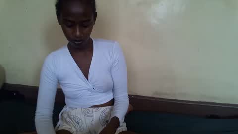 Snapshot of littlesandie chatting on 03.07.25 littlesandie online show from 03.07.25