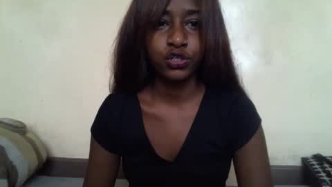 Snapshot of littlesandie chatting on 10.01.25 littlesandie online show from 10.01.25