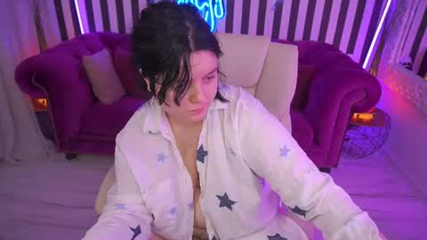 Snapshot of littleshyy chatting on 06.18.26 Masha online show from 06.18.26
