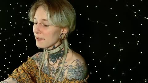 Niki  free tg channel with some photos gifs and info about streams  online show from 12.19.24