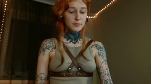 Niki  free tg channel with some photos gifs and info about streams  online show from 02.22.25