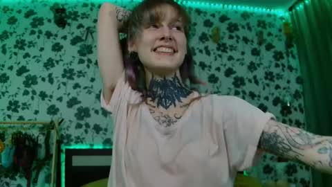 Niki  free tg channel with some photos gifs and info about streams  online show from 09.21.25