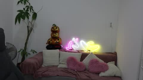 Snapshot of littlestellaspark chatting on 10.07.25 littlestellaspark online show from 10.07.25