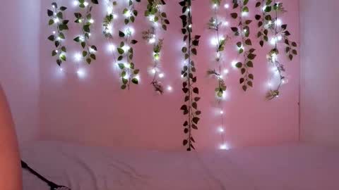 Moon online show from 10.20.25