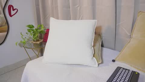 littletammy_ online show from 12.13.25