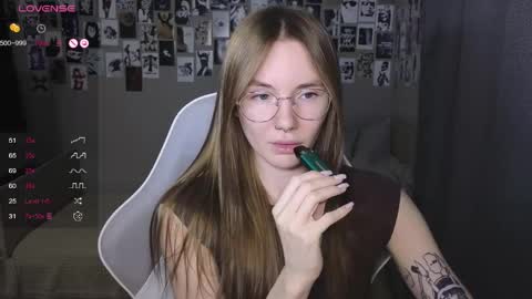 Snapshot of littlevildevil chatting on 04.18.26 Eliana online show from 04.18.26