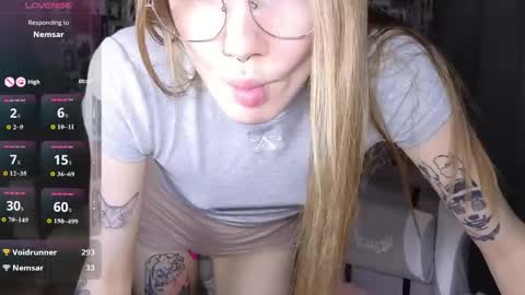 Snapshot of littlevildevil chatting on 05.11.26 Eliana online show from 05.11.26