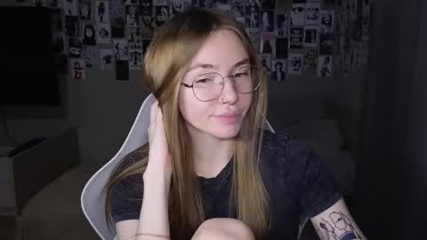 Snapshot of littlevildevil chatting on 05.15.26 Eliana online show from 05.15.26