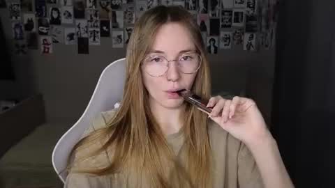 Snapshot of littlevildevil chatting on 07.19.26 Eliana online show from 07.19.26
