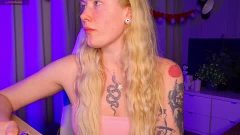 Snapshot of liv_fay chatting on 02.05.25 Liv 3 online show from 02.05.25