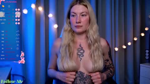 Snapshot of liv_fay chatting on 02.20.25 Liv 3 online show from 02.20.25