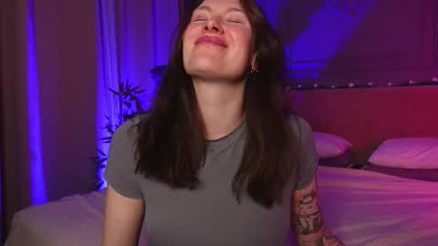 Liv 3 online show from 12.20.25