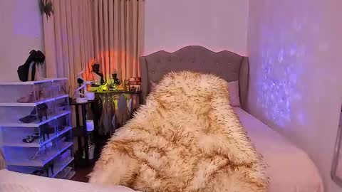 Snapshot of livecumayumi chatting on 09.20.25 Goddess Ayumi online show from 09.20.25