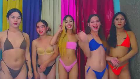 Snapshot of livefuckers_dual chatting on 12.04.25 via kyle keva medusa dana online show from 12.04.25