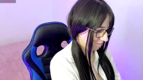 Snapshot of livemakio chatting on 10.20.25 Liz online show from 10.20.25