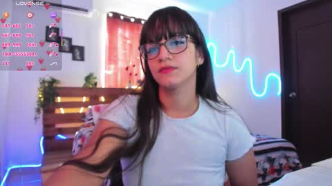 Snapshot of livfabi_ chatting on 11.13.25 Livfabi online show from 11.13.25