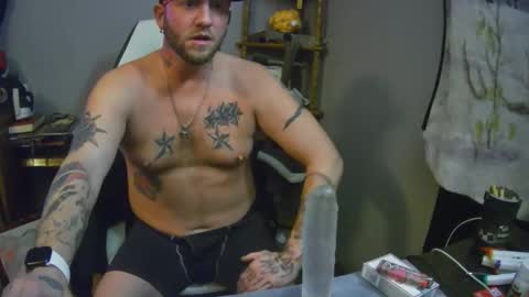 Snapshot of livingpuddle chatting on 11.22.25 livingpuddle online show from 11.22.25