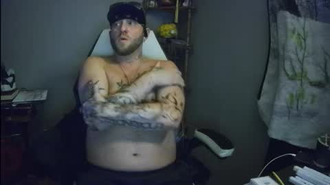 Snapshot of livingpuddle chatting on 11.27.25 livingpuddle online show from 11.27.25