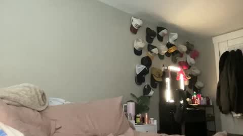 Livvy online show from 09.29.25