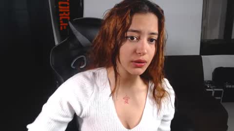 Snapshot of liz_beths chatting on 10.06.25 Elizabeth online show from 10.06.25