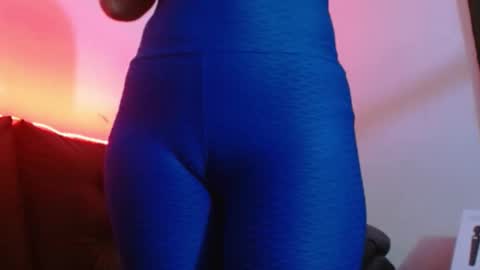 Snapshot of liz_fe chatting on 02.19.25 liz_fe online show from 02.19.25