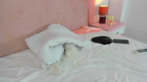 Snapshot of liz_grant chatting on 12.20.24 Liz Grant online show from 12.20.24