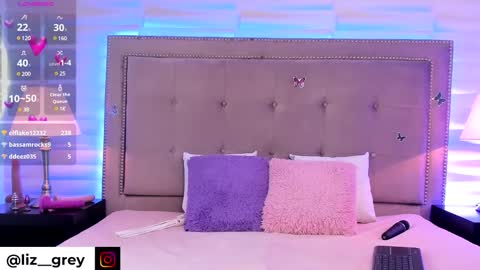 Snapshot of liz_grey_ chatting on 02.04.25 online show from 02.04.25