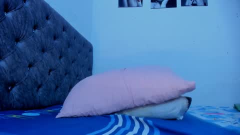 Snapshot of liza_25 chatting on 10.31.25 liza_25 online show from 10.31.25