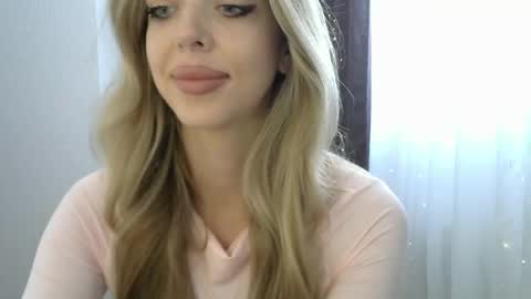 Snapshot of lizasweetyy chatting on 05.20.26 LizaSweetyy online show from 05.20.26