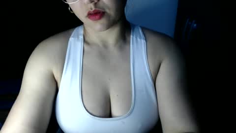 Snapshot of lizbodu chatting on 06.26.26 Lizze Bodu 3 online show from 06.26.26