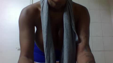 Snapshot of lizbronx17 chatting on 09.18.25 aasheystar online show from 09.18.25