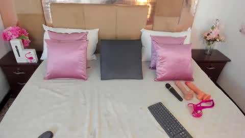 Snapshot of lizbrook chatting on 02.19.26 Liz online show from 02.19.26