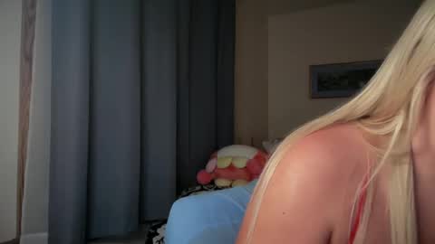 Liz Purr online show from 03.06.25