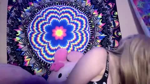 Lizz  online show from 02.13.25