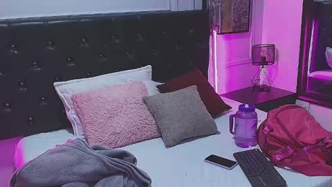 Lizz  online show from 01.14.25