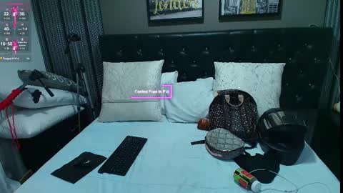 Lizz  online show from 09.26.25