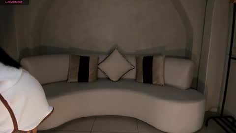 Lizzi  online show from 11.10.25