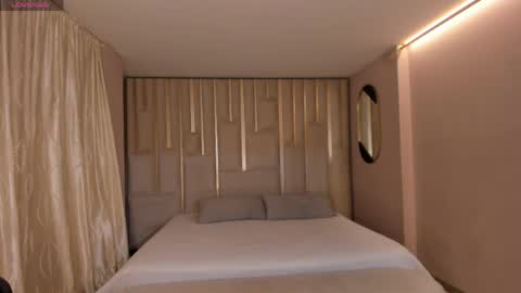 Lizzi  online show from 03.26.26