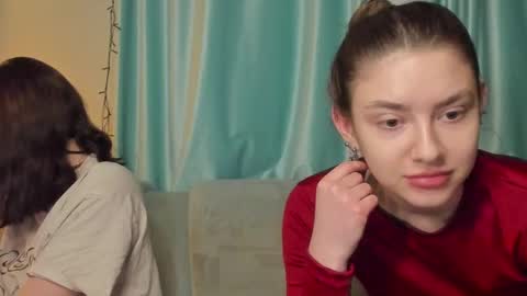 lizzi_muur online show from 01.14.25