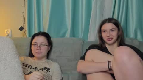 lizzi_muur online show from 01.18.25