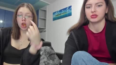 lizzi_muur online show from 02.15.25