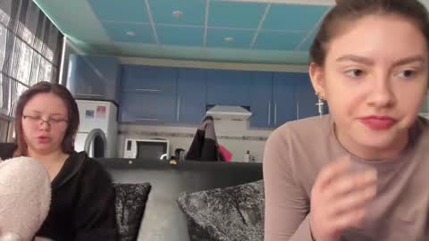 lizzi_muur online show from 02.16.25