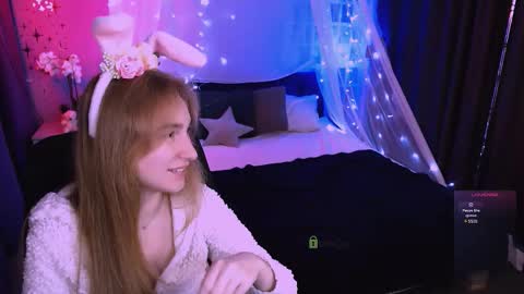 Snapshot of lizzie_boom chatting on 12.04.25 lizzie_boom online show from 12.04.25